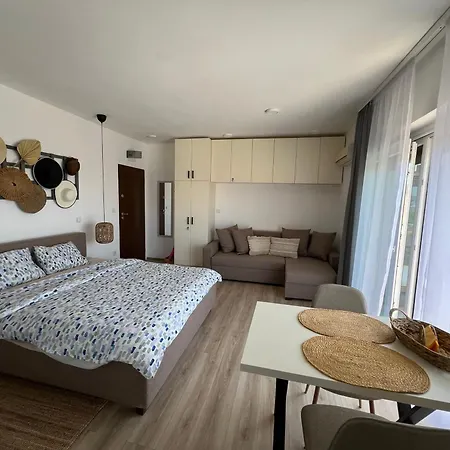 Marina Mirage Apartment
