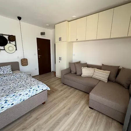 Marina Mirage Apartment